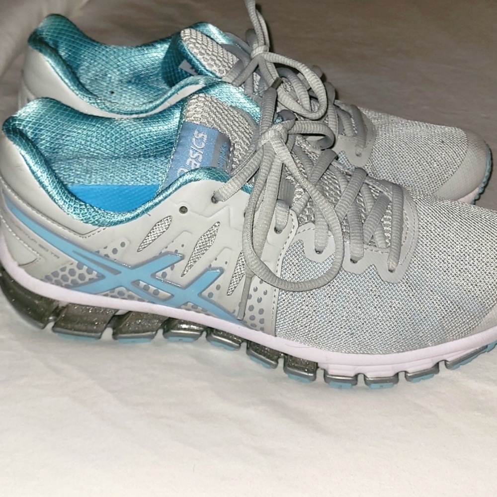 Ascics Tennis Shoes 8.5 white baby blue gray